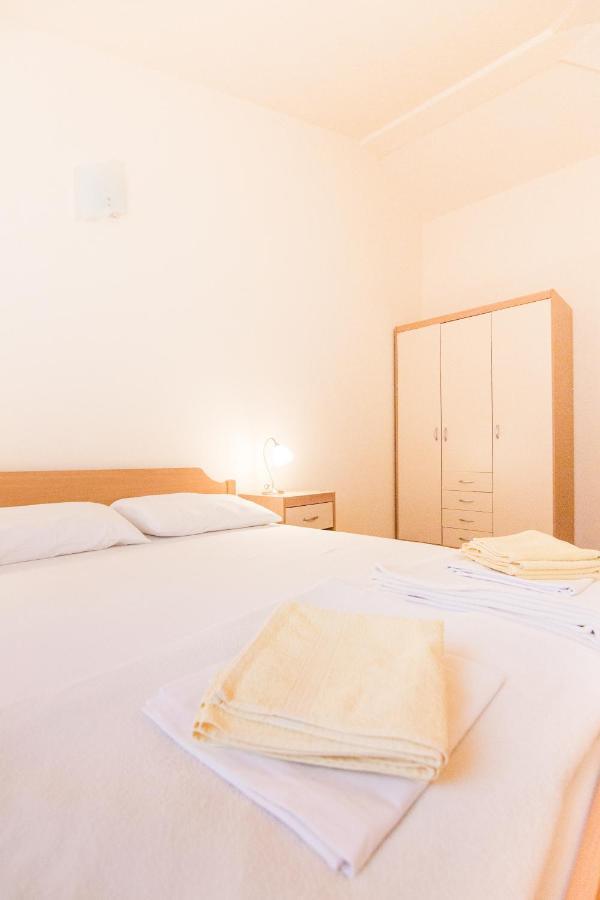 Apartments Natasa Murage Luaran gambar