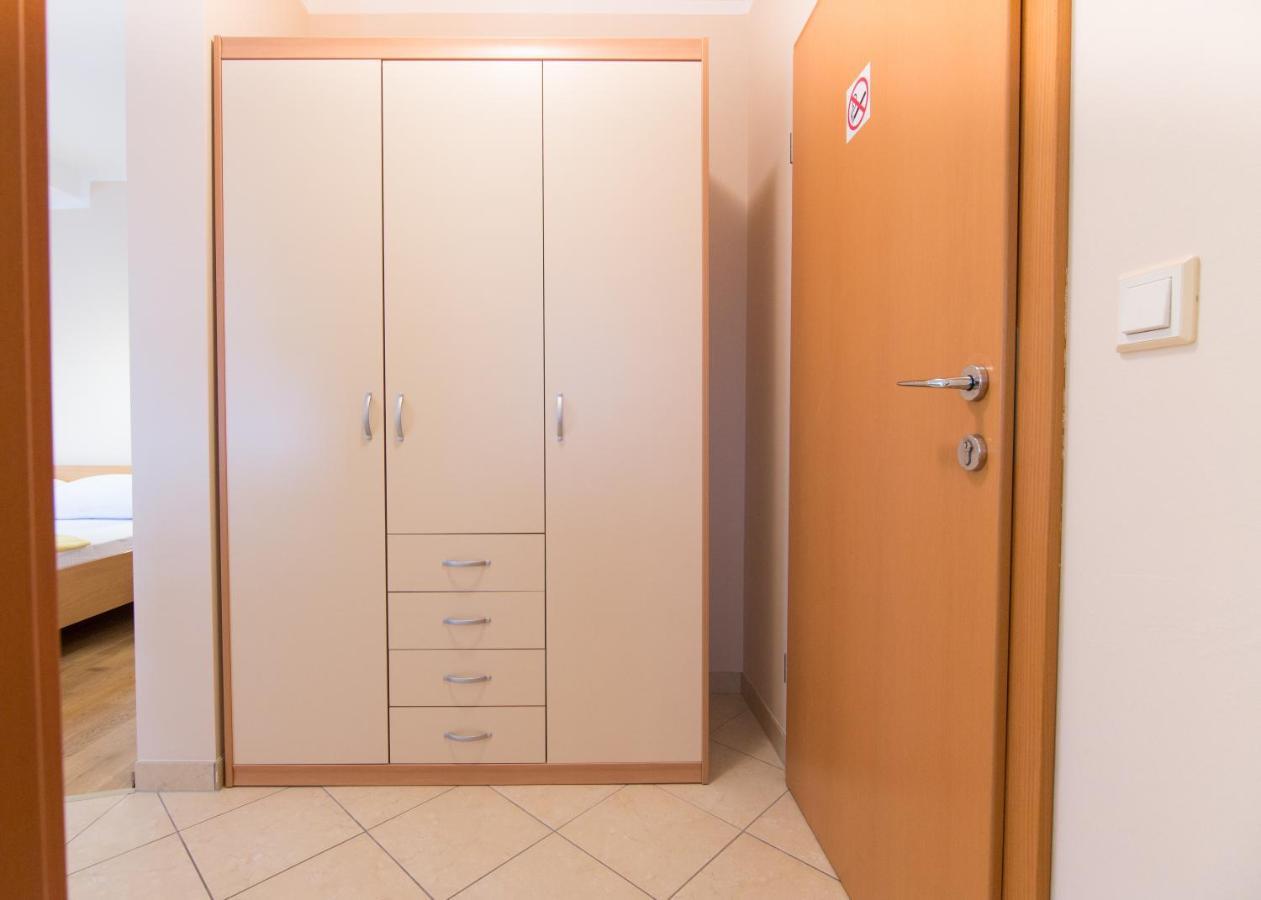 Apartments Natasa Murage Luaran gambar